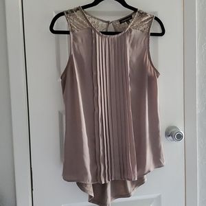 Sleeveless blouse